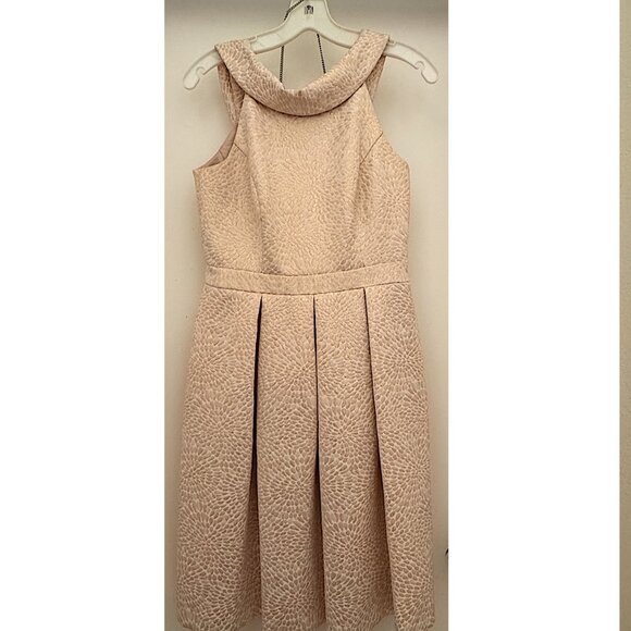 David's Bridal Cream Gold brocade short sleeveless formal Sz 6 with purse - Picture 2 of 16